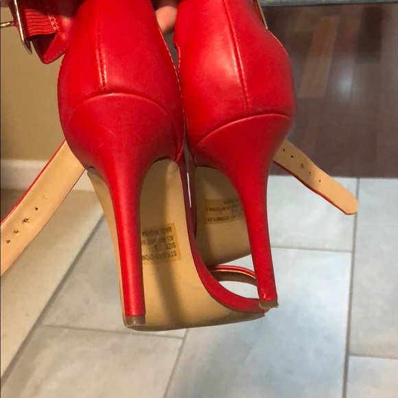 Sandals - Picture 3 of 3